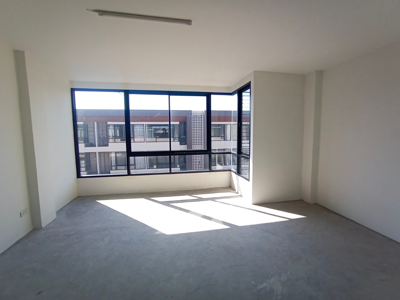 ขายโฮมออฟฟิศ 4 ชั้น โครงการ เดอะ ไอยรา แกรนด์เดย์ (The Iyara Grande) ใกล้ตลาดไท ตลาดไอรยา 